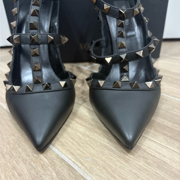 Valentino Garavani Noir 100MM Rockstud Slingback - Picture 2 of 16